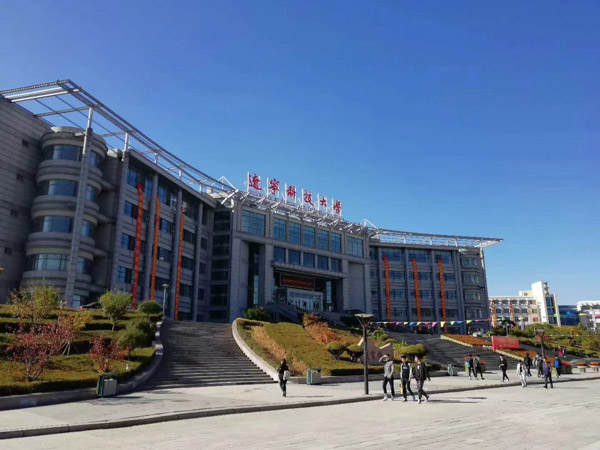 在處理子女撫養(yǎng)問題時應(yīng)當(dāng)如何考慮家庭暴力？深圳財產(chǎn)糾紛律師來回答